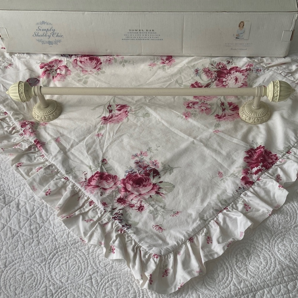 Simply Shabby Chic Cream Floral Roses Towel Bar NEW - Picture 2 of 16